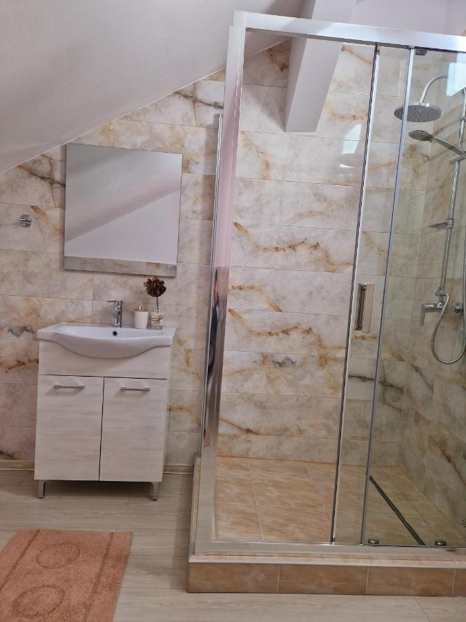 Ori Orange Studio Malul Muresului Αράντ Εξωτερικό φωτογραφία
